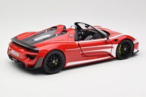 Porsche 918 Spyder Weissach Package Rdeč & Bele Črte Minichamps 1:18 110062442 Kovina – slika 4 od 9