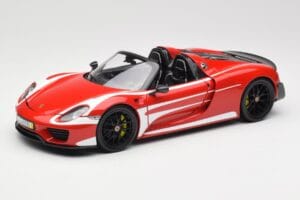Porsche 918 Spyder Weissach Package Rdeč & Bele Črte Minichamps 1:18 110062442 Kovina