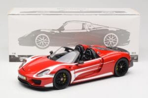 Porsche 918 Spyder Weissach Package Rdeč & Bele Črte Minichamps 1:18 110062442 Kovina – slika 9 od 9