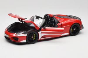 Porsche 918 Spyder Weissach Package Rdeče Bele Proge Minichamps 1:18 110062442-O1 Kovina – slika 2 od 8
