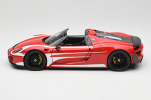 Porsche 918 Spyder Weissach Package Rdeče Bele Proge Minichamps 1:18 110062442-O1 Kovina – slika 4 od 8