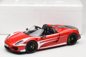 Porsche 918 Spyder Weissach Package Rdeče Bele Proge Minichamps 1:18 110062442-O1 Kovina – slika 8 od 8