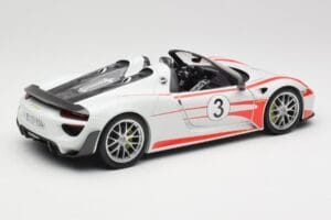 Porsche 918 Spyder Weissach Package Salzburg Minichamps 1:18 110062441 Kovina – slika 3 od 8