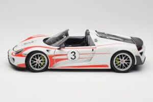 Porsche 918 Spyder Weissach Package Salzburg Minichamps 1:18 110062441 Kovina – slika 4 od 8