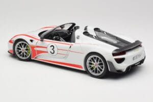 Porsche 918 Spyder Weissach Package Salzburg Minichamps 1:18 110062441 Kovina – slika 7 od 8