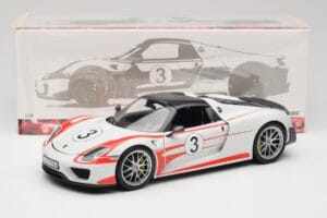 Porsche 918 Spyder Weissach Package Salzburg Minichamps 1:18 110062441 Kovina – slika 8 od 8