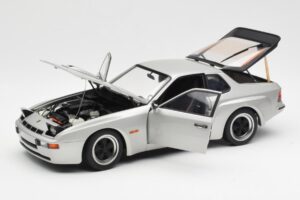 Porsche 924 Carrera GT Diamond Srebrn AUTOart 1:18 78002 Kovina – slika 2 od 8