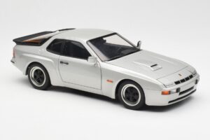 Porsche 924 Carrera GT Diamond Srebrn AUTOart 1:18 78002 Kovina – slika 6 od 8