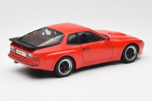 Porsche 924 Carrera GT Guards Rdeč AUTOart 1:18 78003 Kovina – slika 3 od 8