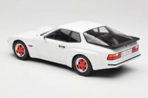 Porsche 924 Carrera GT Bel & Rdeče Platišča MCG 1:18 MCG18303 Kovina – slika 5 od 6