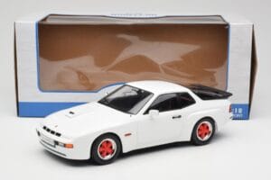 Porsche 924 Carrera GT Bel & Rdeče Platišča MCG 1:18 MCG18303 Kovina – slika 6 od 6