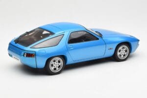 Porsche 928 Modra AUTOart 1:18 77901 Kovina – slika 3 od 8