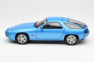 Porsche 928 Modra AUTOart 1:18 77901 Kovina – slika 4 od 8