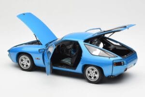 Porsche 928 Modra AUTOart 1:18 77901 Kovina – slika 5 od 8