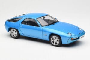Porsche 928 Modra AUTOart 1:18 77901 Kovina – slika 6 od 8