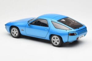 Porsche 928 Modra AUTOart 1:18 77901 Kovina – slika 7 od 8