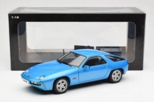 Porsche 928 Modra AUTOart 1:18 77901 Kovina – slika 8 od 8