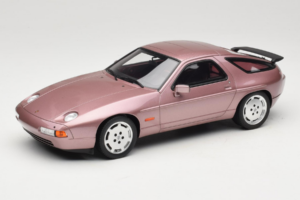 Porsche 928 S Cassis Red Metallic GT Spirit 1:18 GT524 Smola