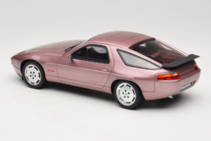 Porsche 928 S Cassis Red Metallic GT Spirit 1:18 GT524 Smola – slika 5 od 6