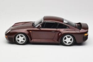 Porsche 959 Dark Red Metallic Minichamps 1:18 155066204 Kovina – slika 5 od 6