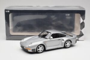 Porsche 959 Srebrn Metalik Minichamps 1:18 155066201 Kovina – slika 6 od 6