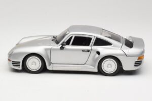 Porsche 959 Srebrna Tonka 1:18 2221 Kovina – slika 4 od 8