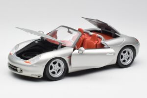 Porsche Boxster 986 Srebrna Maisto 1:18 37800-M3 Kovina – slika 2 od 8