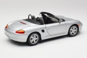 Porsche Boxster 986 Kabriolet Arctic Srebrna Metalik UT Models 1:18 27852 Kovina – slika 3 od 8