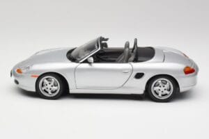 Porsche Boxster 986 Kabriolet Arctic Srebrna Metalik UT Models 1:18 27852 Kovina – slika 4 od 8