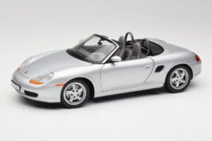 Porsche Boxster 986 Kabriolet Arctic Srebrna Metalik UT Models 1:18 27852 Kovina