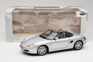 Porsche Boxster 986 Kabriolet Arctic Srebrna Metalik UT Models 1:18 27852 Kovina – slika 8 od 8