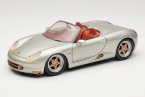 Porsche Boxster 986 Concept Srebrna Maisto 1:18 50231 Kovina