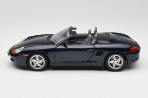 Porsche Boxster 986 S Night Blue UT Models 1:18 WAP021006-R1 Kovina – slika 4 od 8