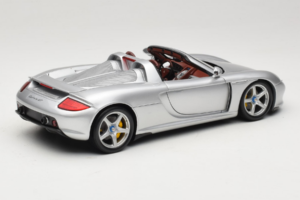 Porsche Carrera GT Silver Metallic Minichamps 1:18 WAP02103014 Kovina – slika 3 od 8
