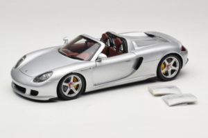Porsche Carrera GT Silver Metallic Minichamps 1:18 WAP02103014 Kovina