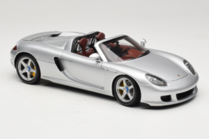 Porsche Carrera GT Silver Metallic Minichamps 1:18 WAP02103014 Kovina – slika 6 od 8