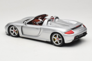 Porsche Carrera GT Silver Metallic Minichamps 1:18 WAP02103014 Kovina – slika 7 od 8