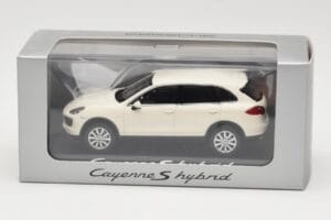 Porsche Cayenne 958 S Hybrid Bel Minichamps 1:43 WAP0200040B Kovina – slika 4 od 4