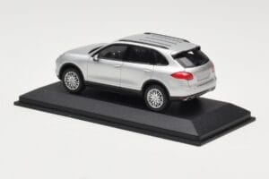 Porsche Cayenne 958 Srebrna Minichamps 1:43 WAP0200020B Kovina – slika 3 od 4