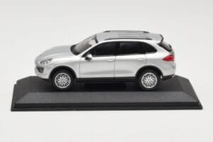 Porsche Cayenne 958 Srebrna Minichamps 1:43 WAP0200020B Kovina