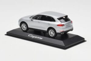 Porsche Cayenne 958 Srebrn Minichamps 1:43 WAP0200020E Kovina – slika 3 od 4