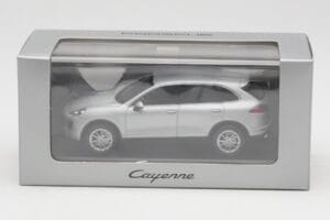 Porsche Cayenne 958 Srebrn Minichamps 1:43 WAP0200020E Kovina – slika 4 od 4