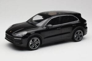 Porsche Cayenne 958 Turbo S Črna Minichamps 1:18 155066070 Kovina