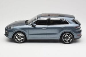 Porsche Cayenne 958 Turbo S Blue Metallic Minichamps 1:18 155066071 Kovina – slika 3 od 6