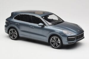Porsche Cayenne 958 Turbo S Blue Metallic Minichamps 1:18 155066071 Kovina – slika 4 od 6