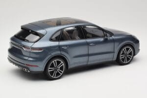 Porsche Cayenne 958 Turbo S Blue Metallic Minichamps 1:18 110066070 Kovina – slika 3 od 8