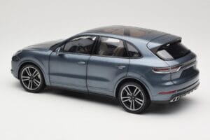 Porsche Cayenne 958 Turbo S Blue Metallic Minichamps 1:18 110066070 Kovina – slika 7 od 8