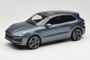 Porsche Cayenne 958 Turbo S Blue Metallic Minichamps 1:18 155066071 Kovina
