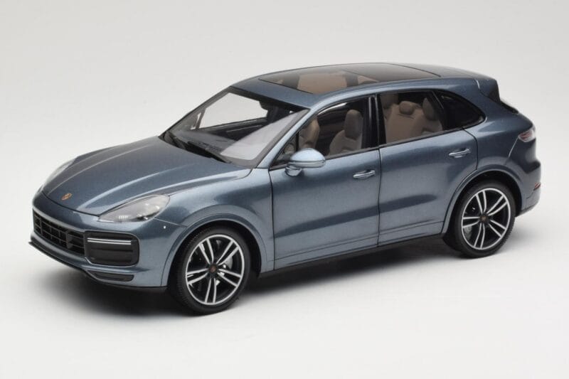 Porsche Cayenne 958 Turbo S Blue Metallic Minichamps 1:18 110066070 Kovina