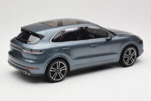 Porsche Cayenne 958 Turbo S Blue Metallic Minichamps 1:18 155066071 Kovina – slika 2 od 6